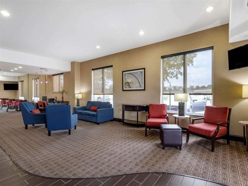 Comfort Suites West Dallas - Cockrell Hill Exterior photo